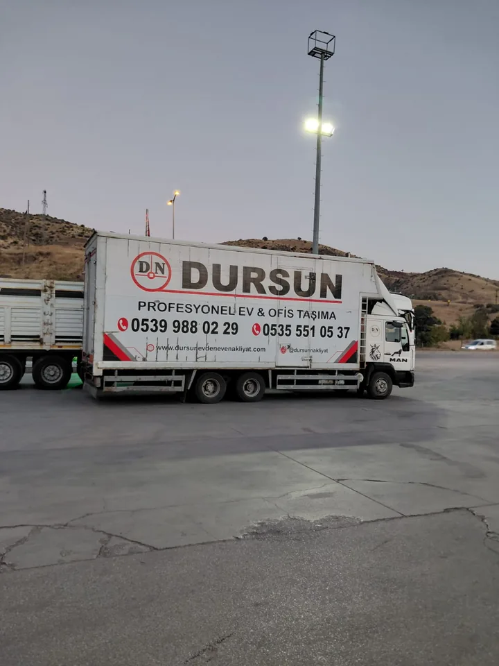 Taşıma aracının akşam görüntüsü